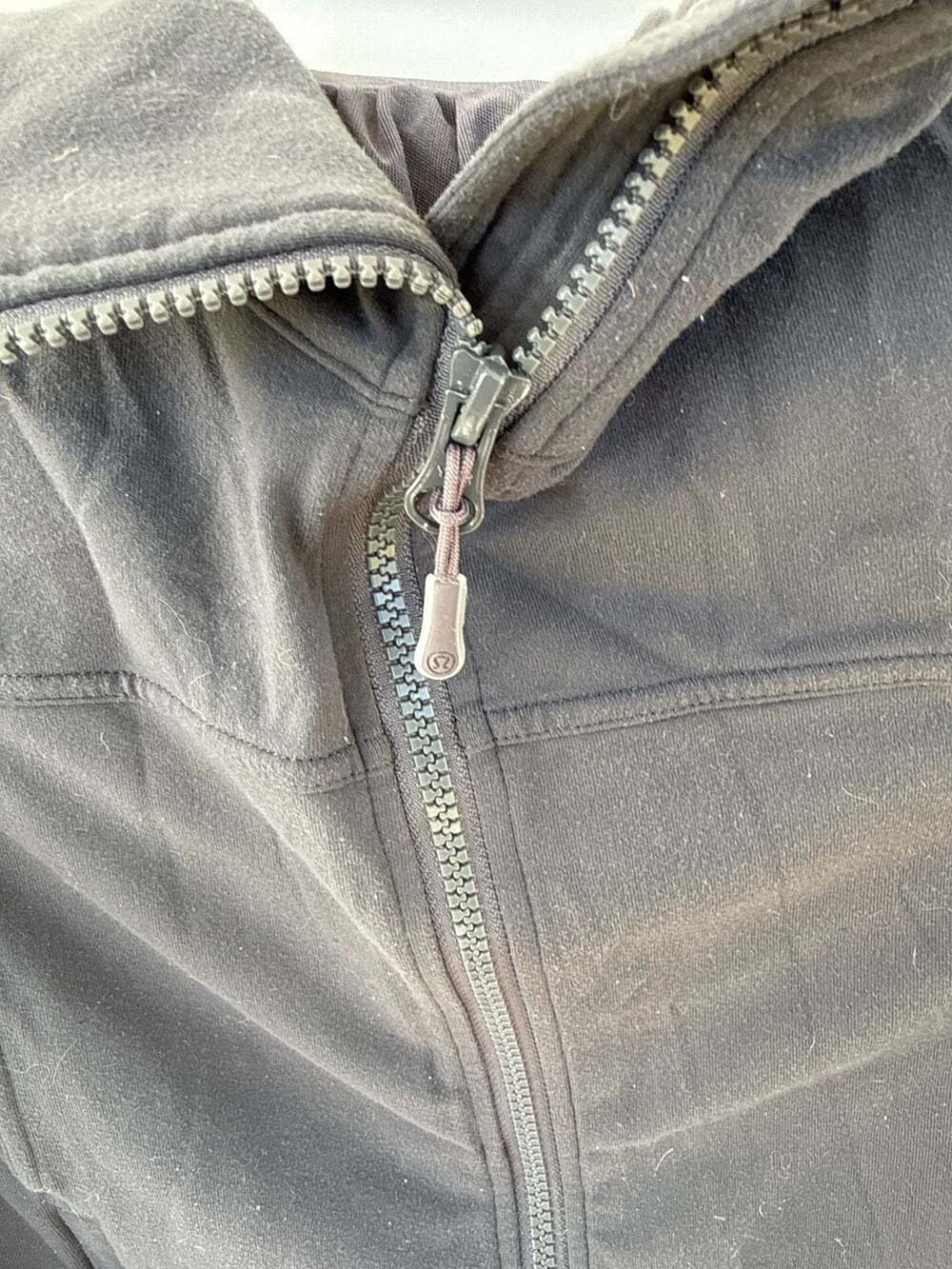 Lululemon In Stride Jacket Black Mesh Pleated Back Full Zip - Picture 2 of 3